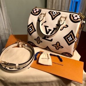 Louis Vuitton Wild At Heart Speedy Bandouliere 25